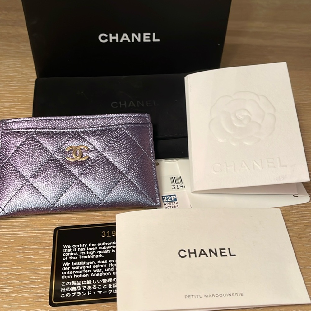 Chanel Mermaid cardholder 22P Blue iridescent Veau Gra I/Bleu with tags